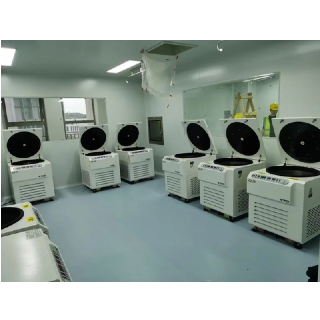 ¿Cuáles son las preocupaciones de seguridad al operar una centrífuga de laboratorio?