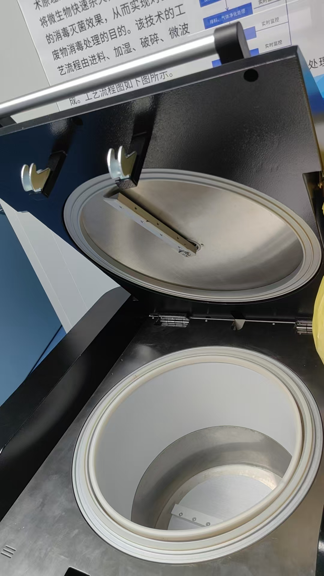 ​Microondas/autoclaves de residuos médicos con triturador integrado